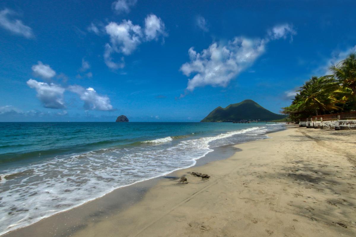 location villa 8 personnes le Diamant Martinique plage rocher